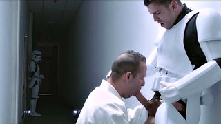 luke skywalker es gangbanged y bañado en esperma de soldado caliente