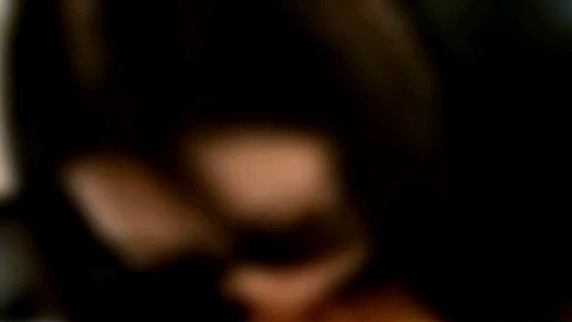 ASMR Ejaculação maciça de esperma acumulado por uma semana ao lamber o rosto e o nariz de um presidente com tesão