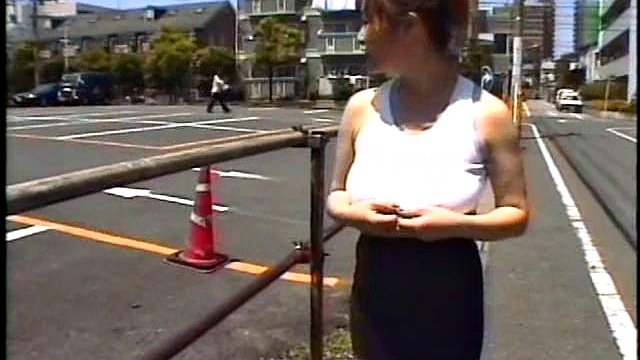 Mature outdoor love slave Hidemi, 30 years old