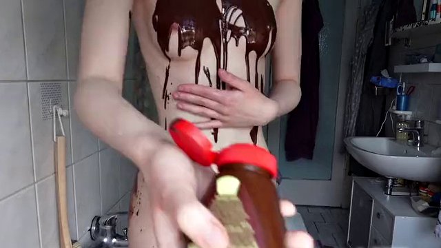 18 year old girl with massive labia squirts!
