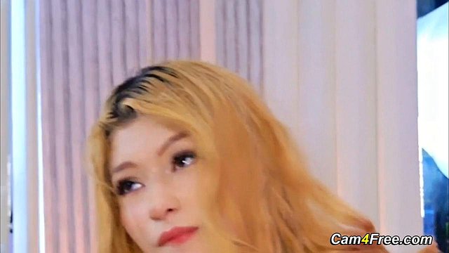 Blonde Fucks with Her Vibrator
