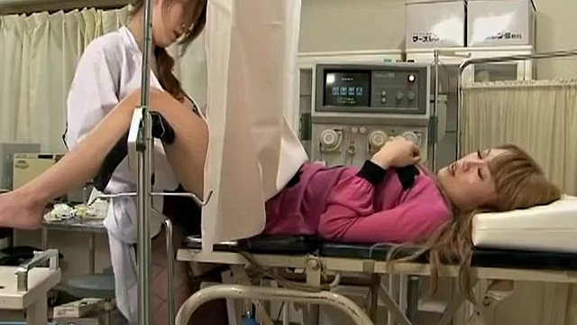 Lesbian gynecologist (voyeur) (Japanese) (with strap-on)