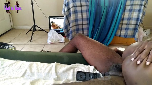 Thot in Texas - La piccola sorella senzatetto della moglie ha una figa migliore di mia moglie