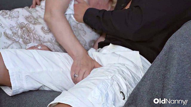 Dojrzała Maira ssie duże piersi ogiera Jasona