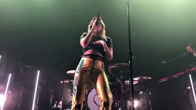 Swedish Singer Flashing Live