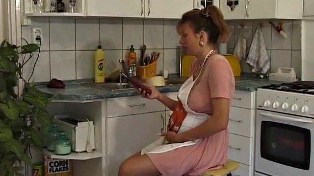 Erman Mom Kitchen Fuck Ft. Creampie & Retro Hete Moeders: Misstepsonary, Pornhub & Masturbation Porn