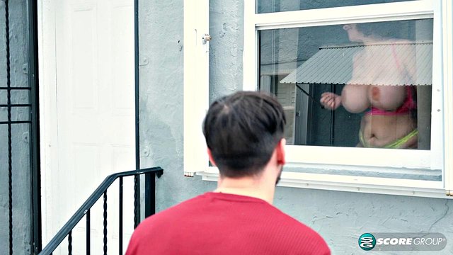 Brooklyn Springvalley Gives Nade Nasty a Cumshot Blowjob