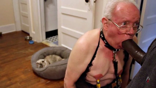 Papa baise la bouche et le cul d'Erachi