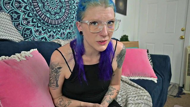 Missellie8's Cheap Slut Dildo Ride