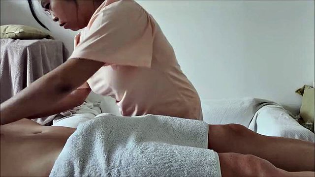 Full Asian massage in massage parlor with cumplay (room 6)