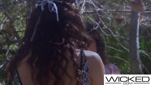 Xxlayna Marie & Liz Jordan in Wild Outdoor Threesome: Blowjobs & Hard Pounding