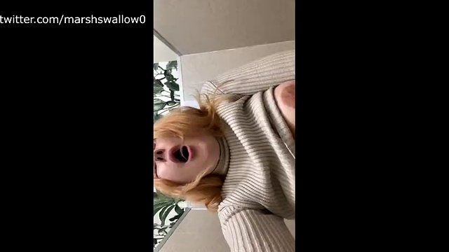REAL PUBLIC MASTURBATION IN THE TOILET