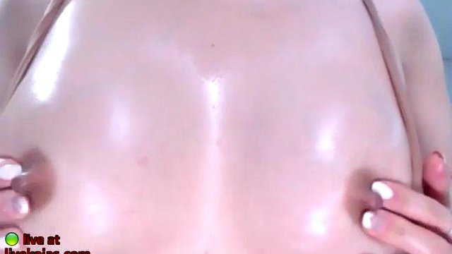 Camgirl coreana con sexy traje de nailon: tetas grandes, porno amateur y nena