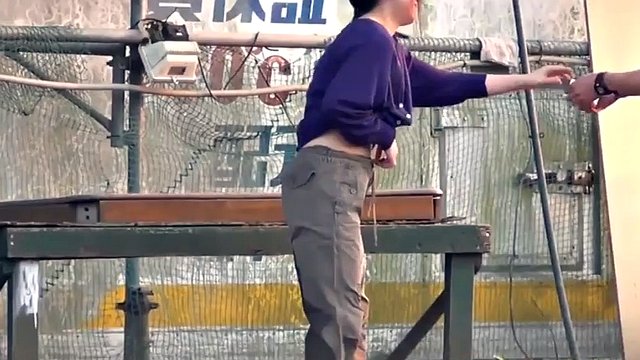 Japanese lady pissing outdoors