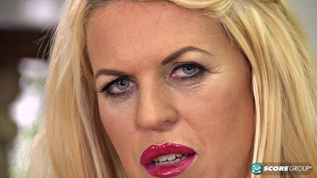 Shannon Blue's Lesbian Foot-Long