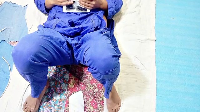 Dost ki maa vs desi boy I went to my friend's house, there I saw that my friend's mother was talking to the boy on a video call