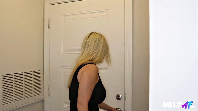 Alana Luv Hardcore Blowjob