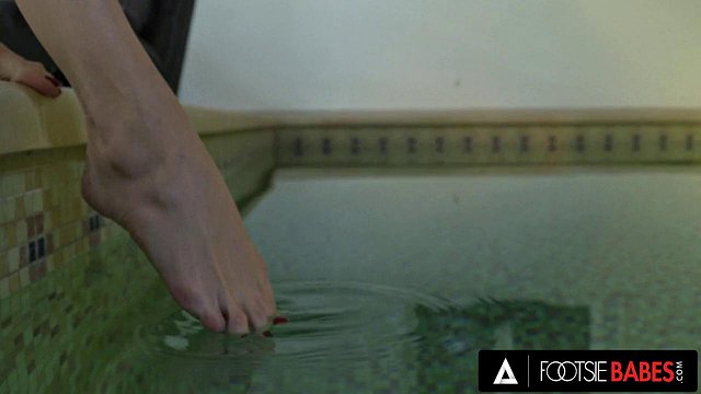 FOOTSIE BABES - Hot Babe Renata Fox Please Her Man With Her Sexy Feet