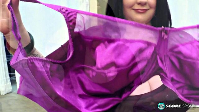 Peyton Thomas' Big Tits Bra Strip