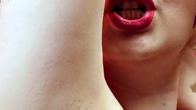 umiliazione dell'ascella pelosa - femdom POV video FemDom - la calda signora Arya Grander parla sporco