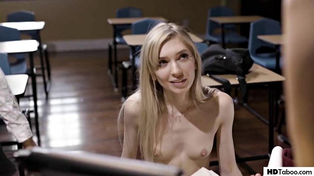 PURE TABOO ¡Profesora lesbiana cachonda se folla a una estudiante adolescente y a su mamá! - Alexis Fawx, Mackenzie Moss, Kendra James