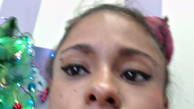 midget squirting close-up on webcam