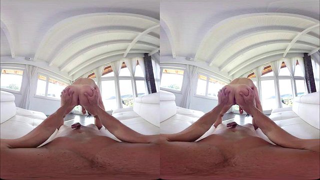 Mamuśki VR: kowbojka, misjonarka i porno z dużymi cyckami