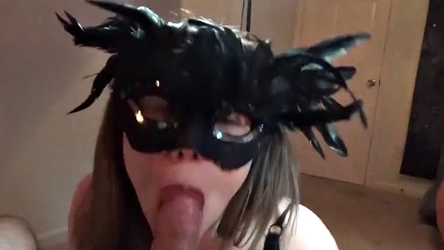 Gerçek Amatör Karısı Ev Yapımı POV'u Gırtlağa Alır ve Oral Creampie Alır - Latin MILF Zoey Zen