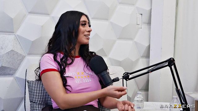 Kira Noir, Violet Myers und Alex Jones verwandeln das Studio in einen wilden Dreier