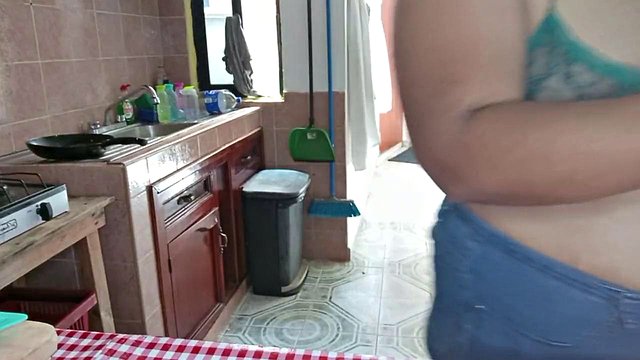 Karmicoxv's MILF Bralett Kitchen Tease