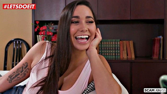 Cindy Starfall, Karlee Grey, Kelsey Kane e Carly Jane escalam a festa para um quarteto hardcore