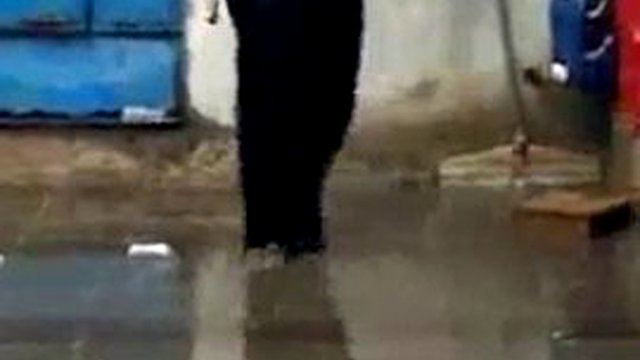 desi bhabhi disfrutando de la lluvia