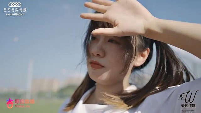 Model - Super Hot Asian Teen Student Fucks Her First Love!