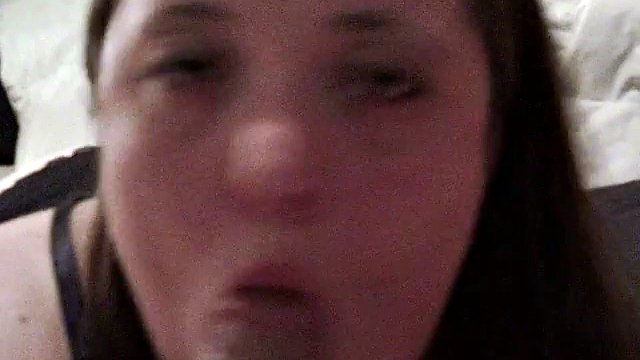 Woman give BJ