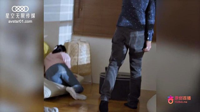 Model - Super Hot Social Worker Gets Fucked While Helping Her Case LOLOL