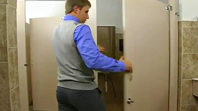 Sex in the bathroom: Blowjob, Doggy & Cowgirl Porn