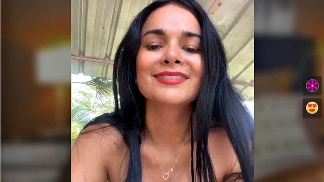 CataleyaRusso shows off her huge tits in a small bikini