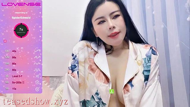 Enormi tette cinesi in cam: grandi tette, culo grosso e porno amatoriale