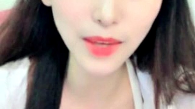 中國模特熟女在家打手槍漂亮性感 36d36d
