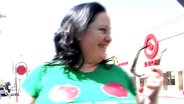 Tetona BBW Gloria Foxx mostrando sus mercancías
