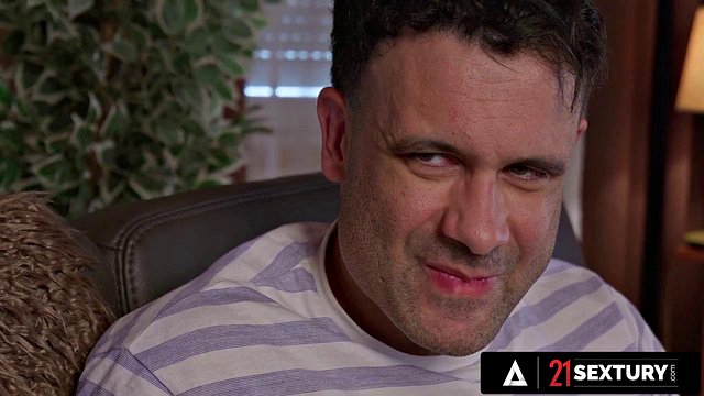 Blonde Big-Tits Babe Jessie Ames Takes Emmanuel Torquemada's Hard Anal Pounding and Deep Thro