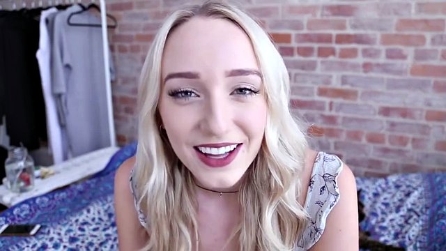 Blonde ASMR