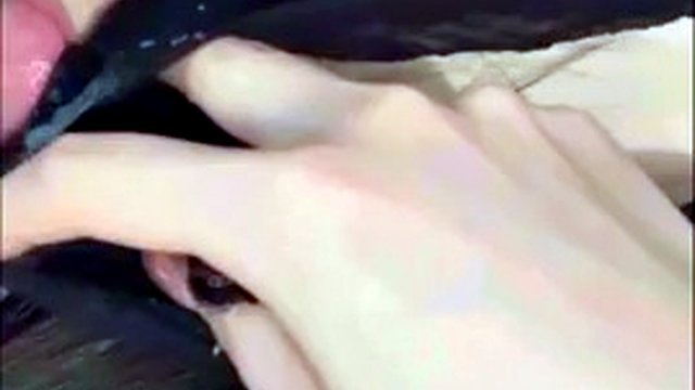 Stockings stuffed masturbation, soaking wet stockings with Chinese and English subtitles】