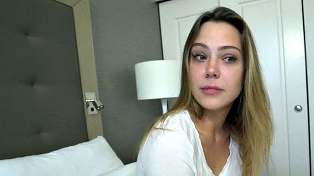 Sharing a Bed with Step Sister - S11:E10