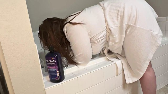BBW MILF Fucks Herself in New Bathtub - Kinky Katie