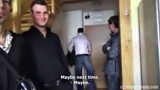 Gangbang: pecorina, missionario e porno amatoriale