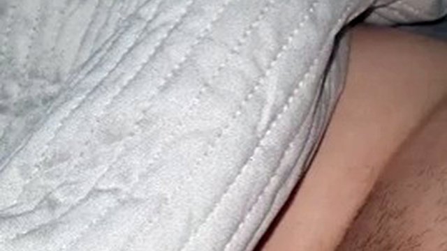 Eğer üvey annen bacaklarını açarsa amını yalamak ister misin???