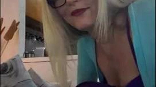 Amateur big booty blonde mature teasing and ass spanking