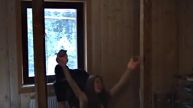 Solletico alle ascelle di una ragazza russa