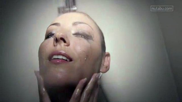 خودارضایی در اواخر شب دوش: پورنو Xhamster، Solo و Small Tits